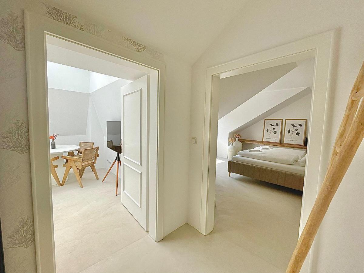 Apartma Linda 1880 カルロヴィ・ヴァリ エクステリア 写真